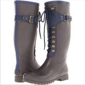 UGG Madelynn rain boots size 8